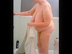 BBW Showertime unaware